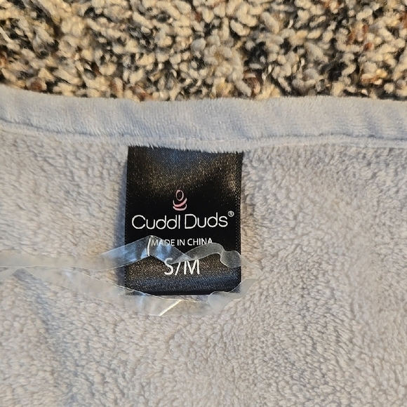 Cozy Gray Patterned Vest - Picture 4 of 6